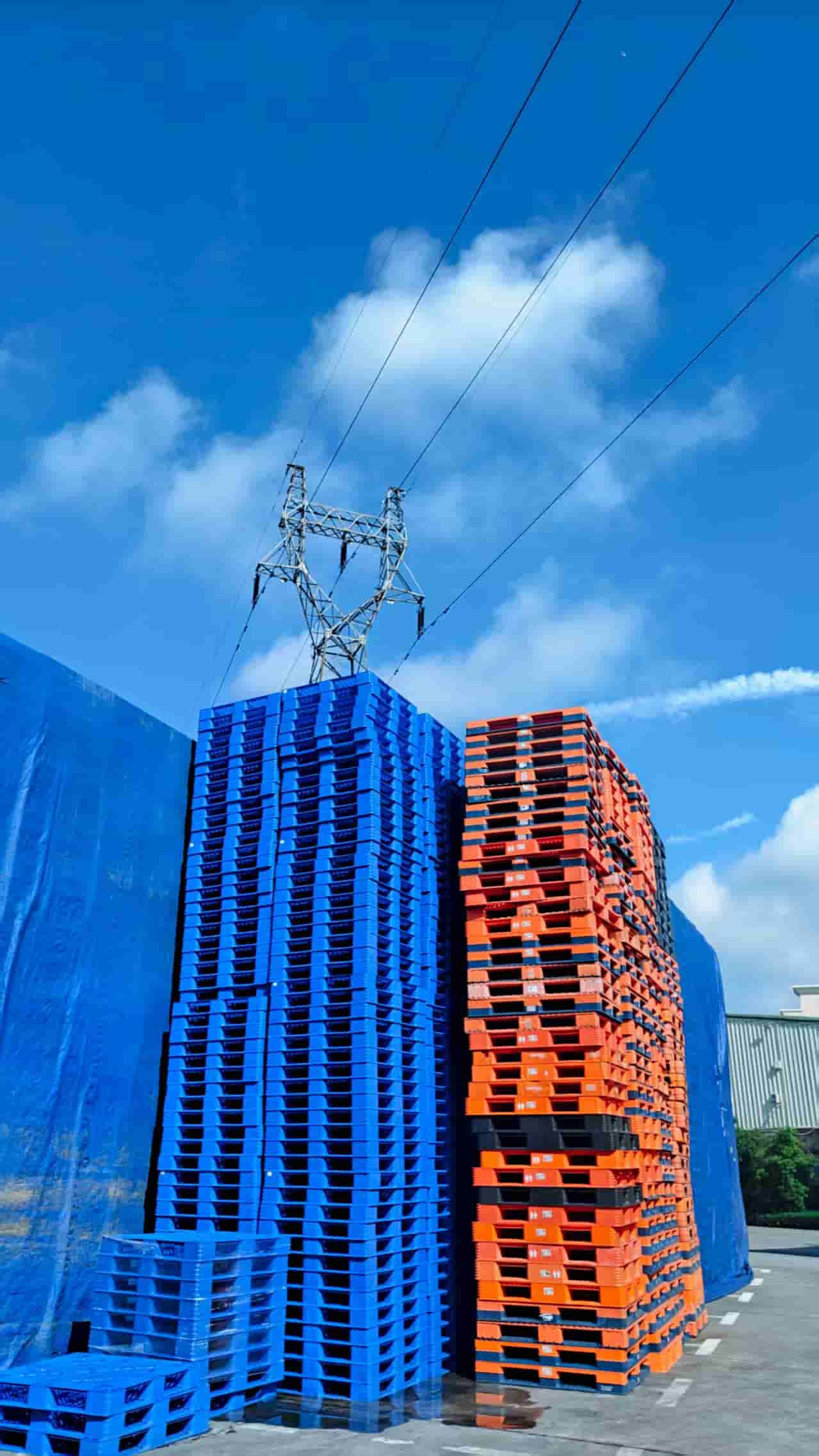 塑膠卡板堆放區(qū)域