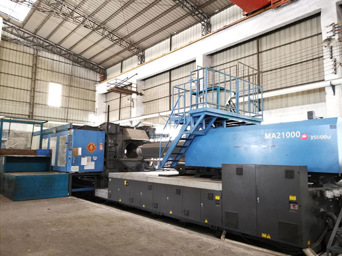 塑膠卡板生產(chǎn)現(xiàn)場(chǎng)